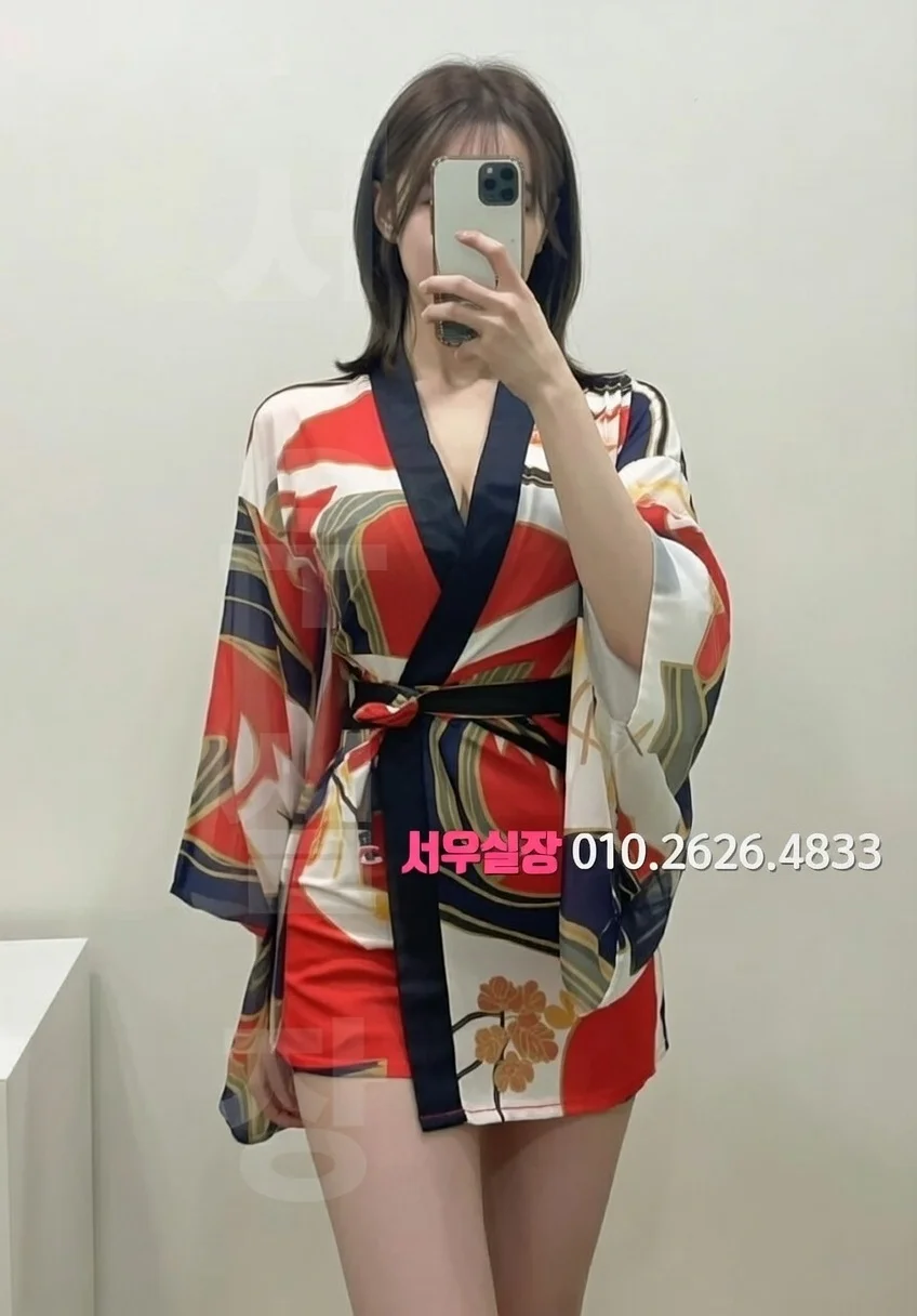 권선동 다국적노래방 프리미엄 라인업 25번 프로필